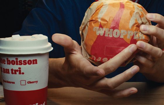 Burger King promuje Whopper Rings. „Cicha” kampania w telewizji i w kinach