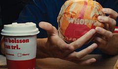 Burger King promuje Whopper Rings. „Cicha” kampania w telewizji i w kinach