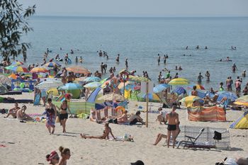 Kąpieliska nad Zatoką Gdańską zamknięte. Wszystko przez toksyczną substancję w morzu
