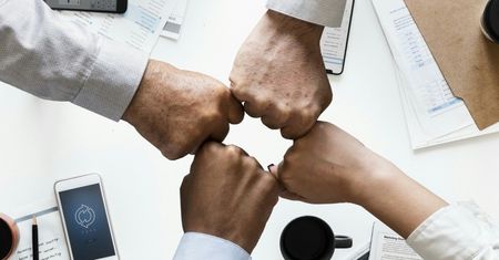 Rząd wprowadzi kontrakt zamiast umów o pracę? Szykuje się rewolucja?