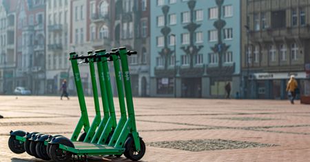 Śląskie. Elektryczne hulajnogi zawitały do Bytomia. Na razie w śródmieściu i w trzech dzielnicach