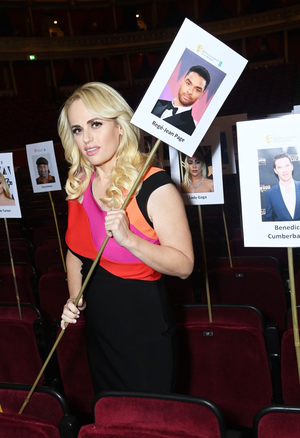 Rebel Wilson na przygotowaniach do gali BAFTA 2022