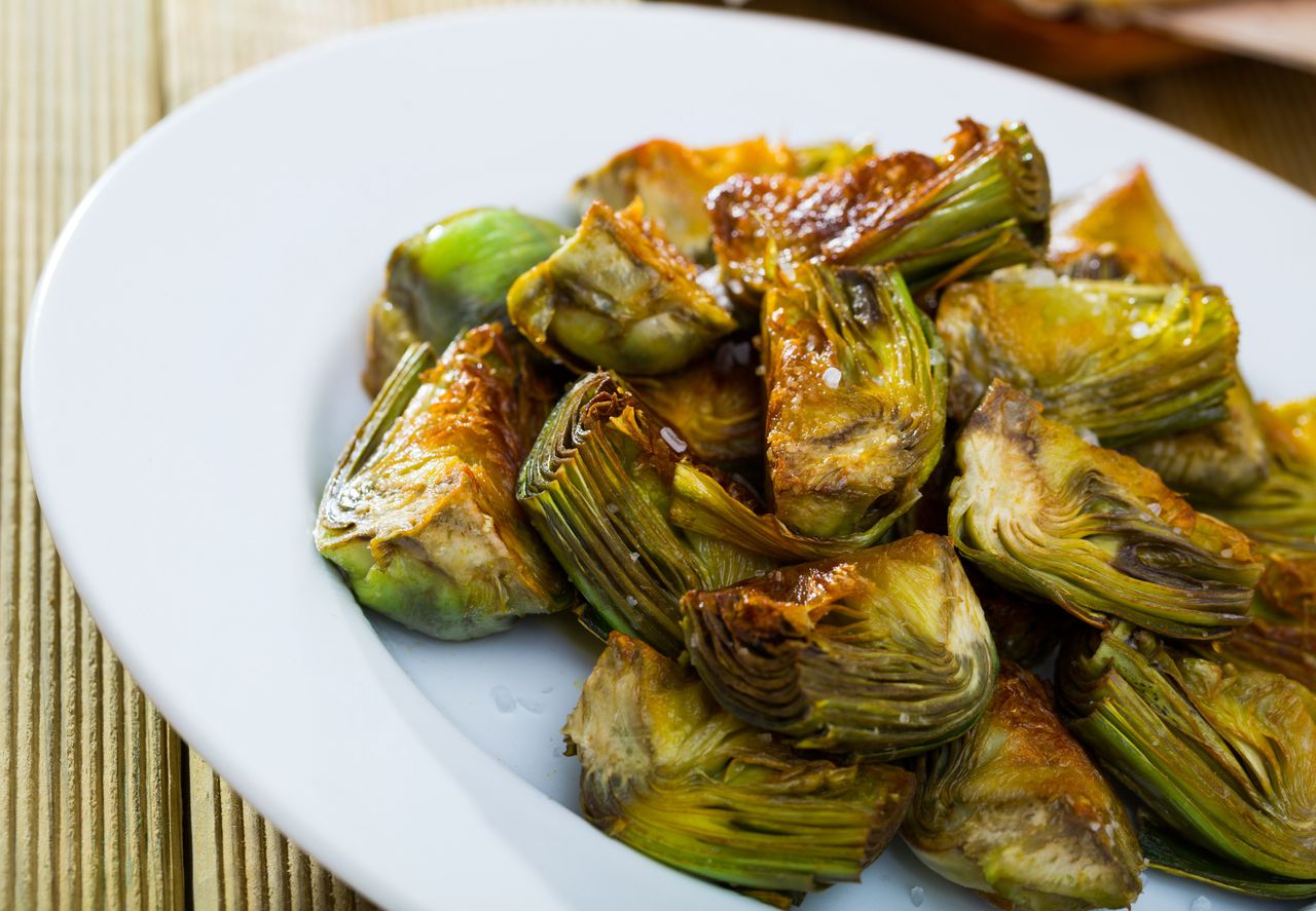 Artichokes are a low-calorie vegetable that can cause bloating.