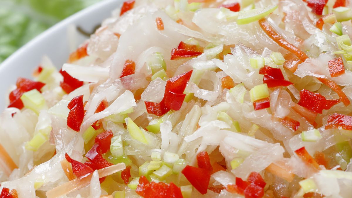 Surówka z kiszonej kapusty to mój ulubiony dodatek do obiadu