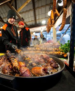 Szaszłyk za 43 zł, pajda chleba za 30 zł. "Paragony grozy" na jarmarku bożonarodzeniowym