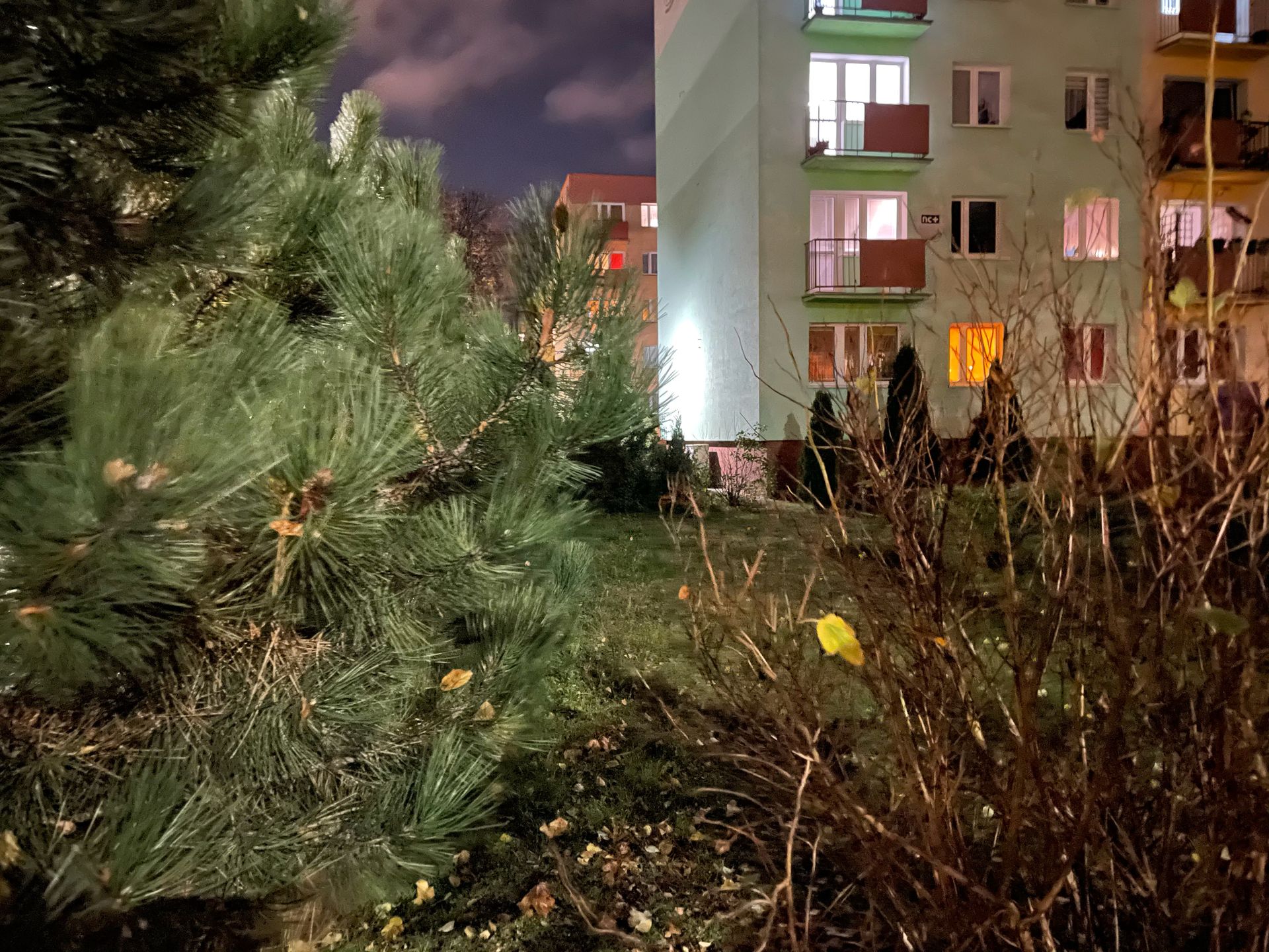 Lepiej późno niż wcale. iPhone 13 Pro ma dostać lepszy aparat dodatkowy 2