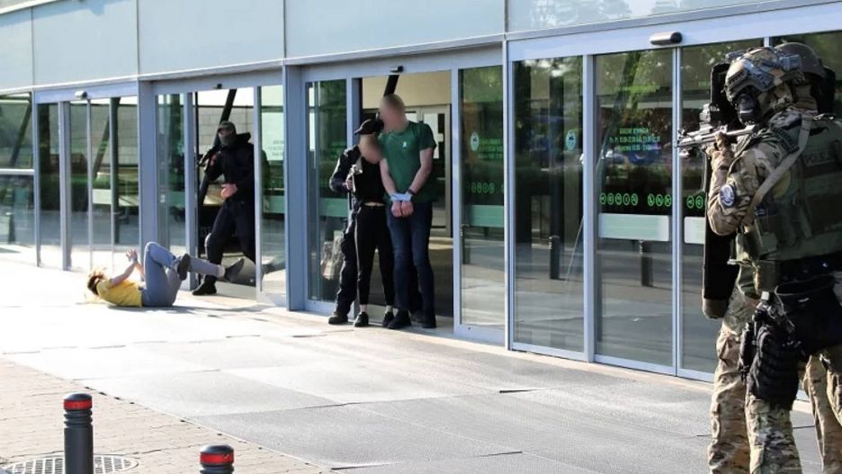 Akcja łódzki kontrterrorystów w ramach szkolenia w centrum handlowym
