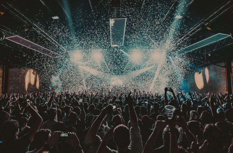 Jak przygotować się na zagraniczny koncert? [VIBEZ IN LINE]