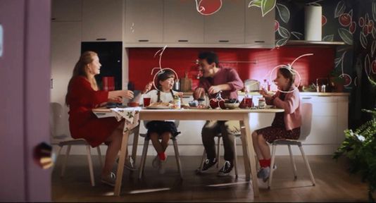 Cztery rodziny w reklamach „Herbapol. I dzień smakuje lepiej!"