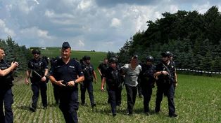 Koniec obławy w województwie świętokrzyskim. 49-latek zatrzymany niedaleko swojego domu