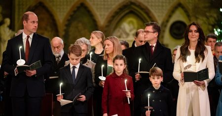 Tak wyglądają święta w rodzinie królewskiej: ważenie przed wigilią, polowanie i niepraktyczne prezenty