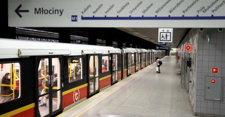 Utrudnienia w kursowaniu metra linii M1. Ktoś wszedł do tunelu