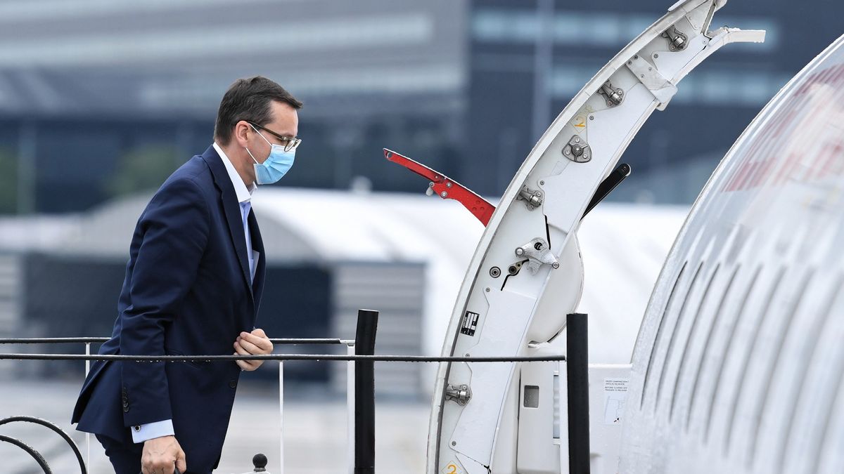 Mateusz Morawiecki w czwartek poleciał do Brukseli na szczyt unijnych przywódców