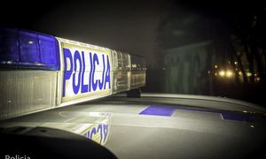 Uderzyła w krawężnik. Za kierownicą siedziała pijana policjantka