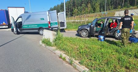 Kurierzy i migranci w rękach służb. Zatrzymania na granicy