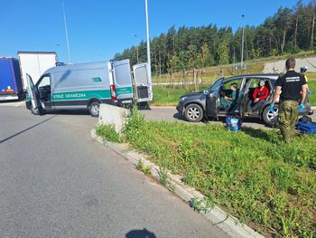 Kurierzy i migranci w rękach służb. Zatrzymania na granicy