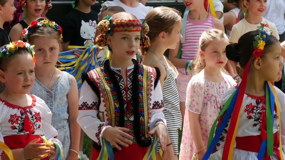 Jedna scena, wiele kultur i niesamowita energia! Wielki Piknik w Parku Pawłowickim rozgrzał serca uczestników do czerwoności.