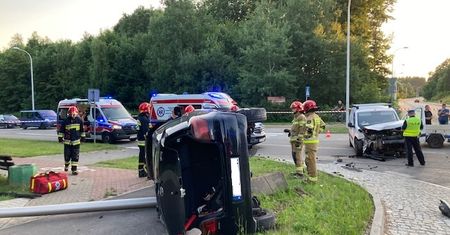 Wypadek drogowy w Ostrowcu Św. i poszkodowane osoby