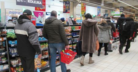 Ekonomiści: żywność dalej będzie drożeć. Ale cena jednego produktu może spadać
