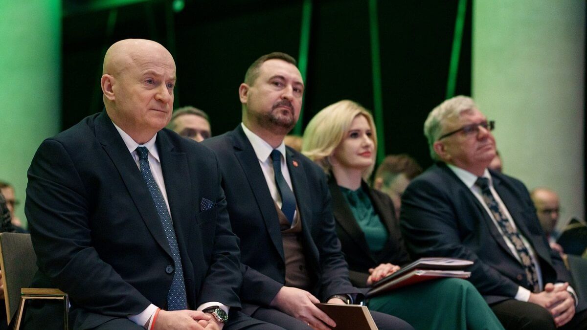 konferencja dotyczącą przeznaczenia środków celowych na budowę dróg dojazdowych do gruntów rolnych