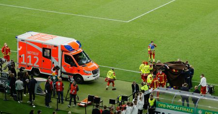 Karetka na murawie. Zatrważające sceny podczas finału