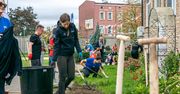 Poznań: Wolontariusze znów w akcji – blisko 200 osób zmienia przestrzeń ośrodka na Winiarach