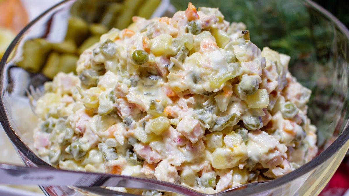 Co zrobić, żeby sałatka jarzynowa nie podchodziła wodą? 