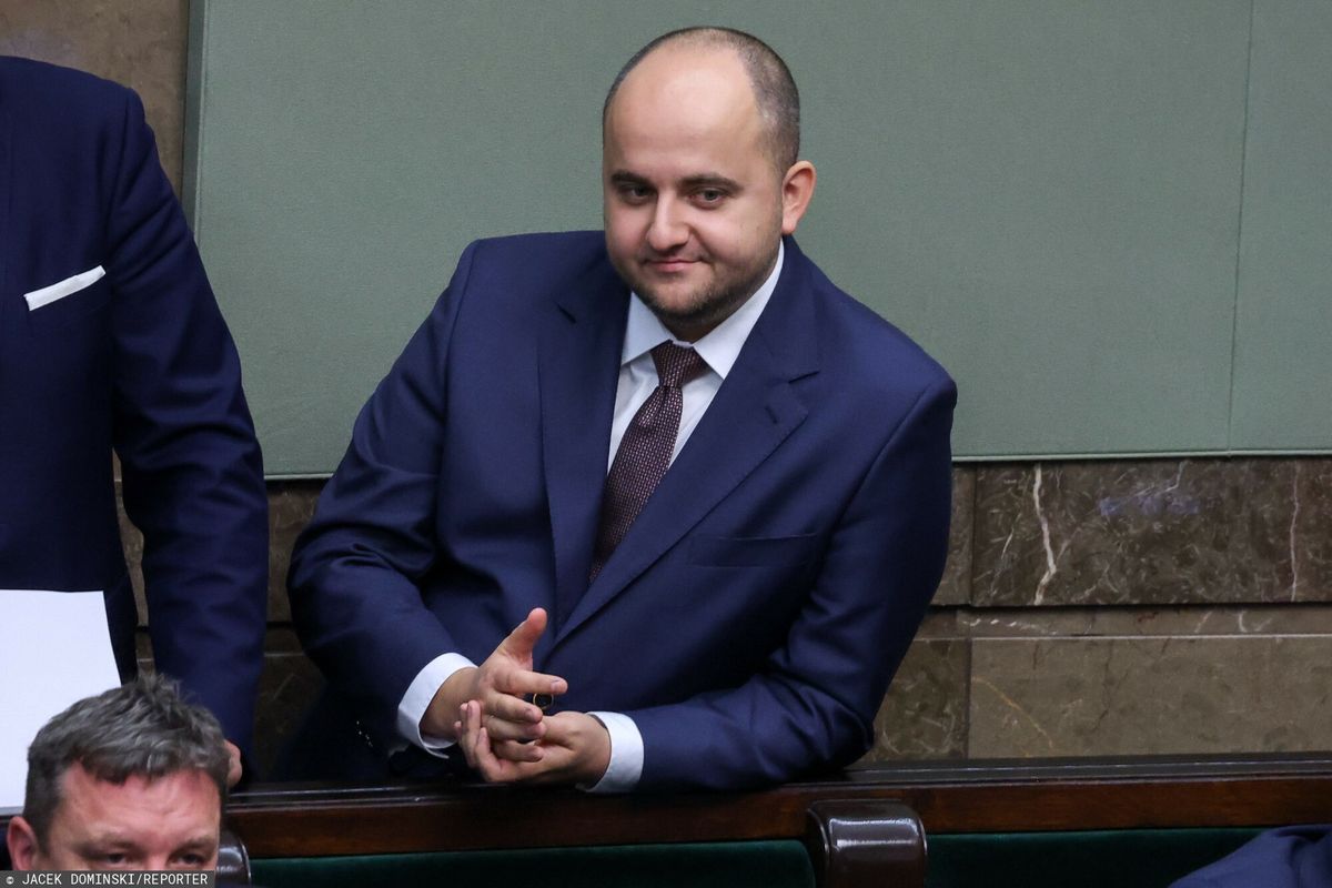 He wished to take a “good picture” on the roof of the Sejm.  Dariusz Matecki: the place does this scandal come from?