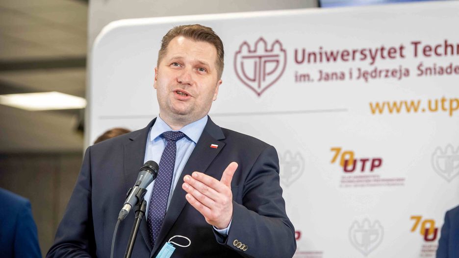 Kiedy studenci wrócą na uczelnie? Przemysław Czarnek komentuje