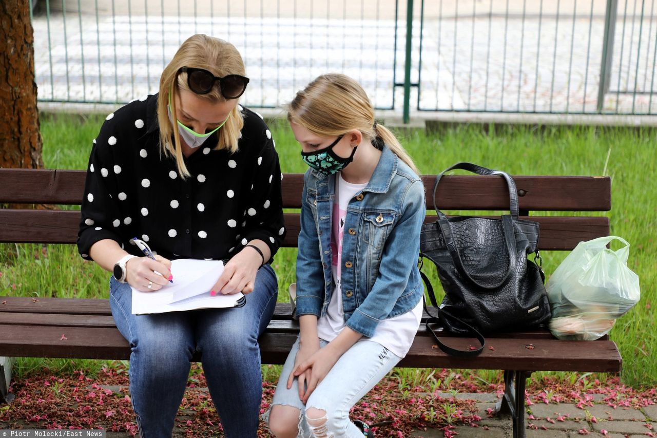 Są matkami i należą do podziemia. Gdy zamkną szkoły, mają plan B