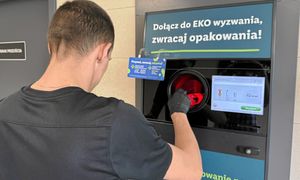 Już nie muszą nosić butelek do sklepu. Butelkomaty na Młocinach w Warszawie