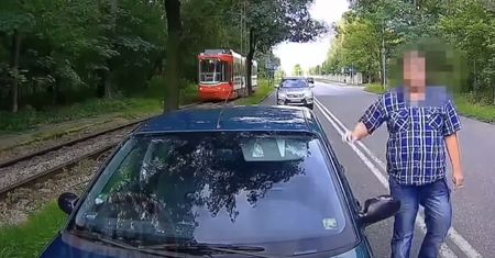 Sam doprowadził do kolizji. Wyszedł z auta, dał się nagrać i uciekł