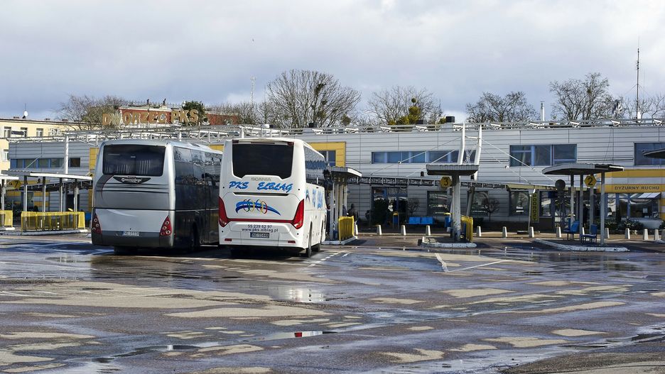 Kłopoty polskich turystów. Przez awarię musieli nocować na stacji benzynowej