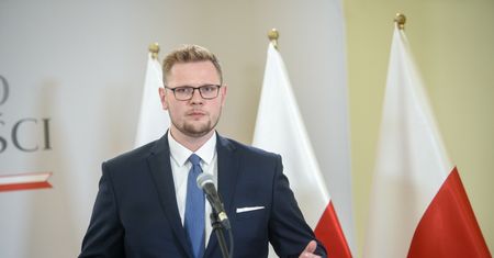KRS wyleci z prestiżowej organizacji? Wiceminister oburzony