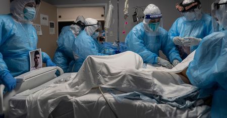 Dlaczego jedni umierają na COVID-19, a inni nie? Przełomowe odkrycie