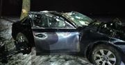 Bledzewko: Audi z pięcioma młodymi mężczyznami dachowało na polu. 19-letni kierowca jechał pijany