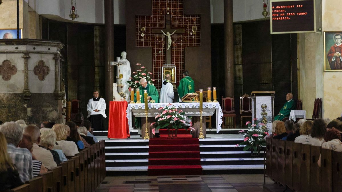 ks. Henryk Zieli�ski
Albert Zawada
msza, Msza za ojczyzn�, religia, wiara, intencji narodu, msza mszy