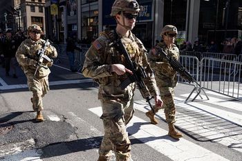 Media: Pentagon prowadzi przygotowania do operacji lądowej w Iranie