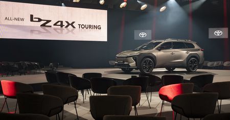 Pierwszy kontakt z Toyotą bZ4x Touring. Jest jak elektryczny Subaru Outback i z dziwnego powodu mnie bardzo pociąga