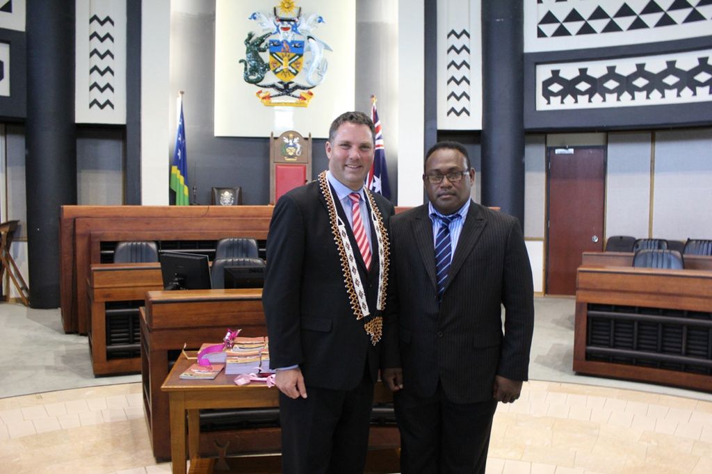 Minister obrony Australii. wicepremier Richard Marles w trakcie wizyty na Wyspach Salomona