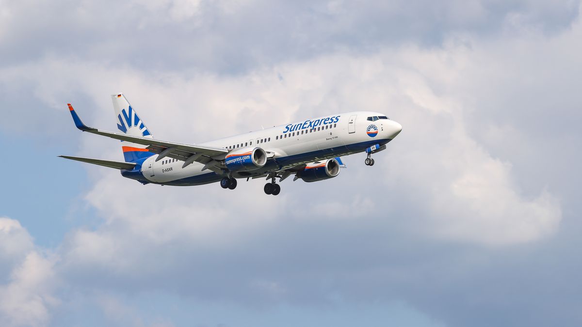 Na pokładzie samolotu linii SunExpress doszło do wielkiego skandalu.