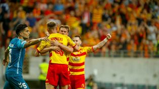 Jagiellonia ukarana przez UEFA. Kibice blokowali przejścia. Były też treści, nienadające się na sport