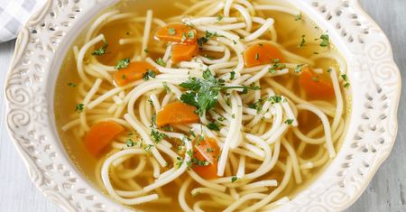 Dodaję 3 łyżki do rosołu. Nie potrzebuję kostek, ani maggi
