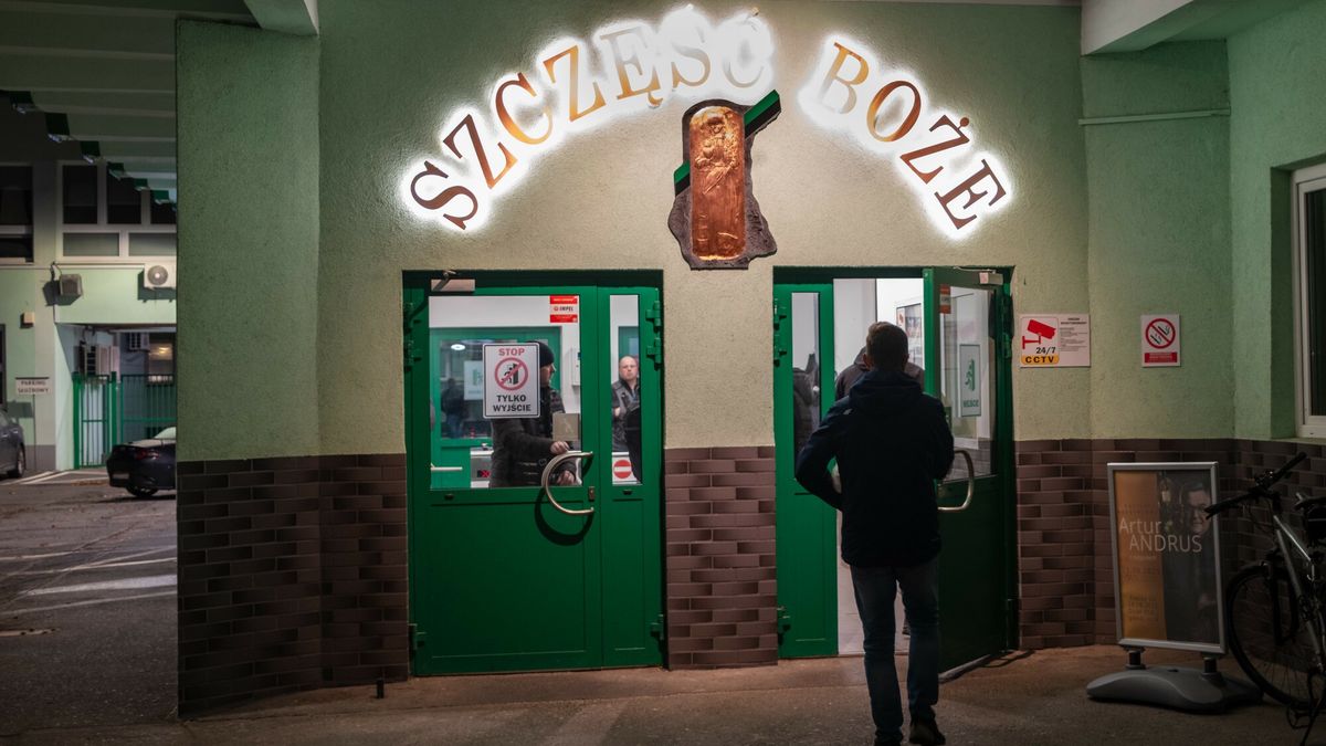 Reporter archiwum 2025 11
04.11.2025 Lubin , kopalnia miedzi KGHM Polska Miedz oddzial Rudna n/z wejscie glowne na kopalnie napis Szczesc Boze fot. P.Dziurman/Reporter
P.DZIURMAN