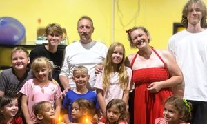 Dominika Clarke podlicza cotygodniowe WYDATKI 13-osobowej rodziny: "Zwykłe życie, bez żadnych luksusów, już robi konkretną kwotę"