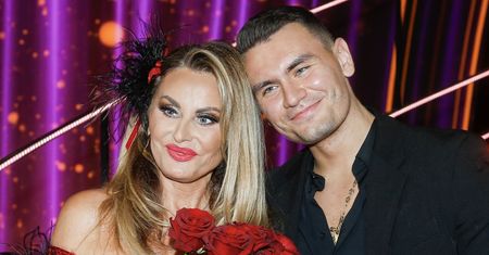 Conan Kaźmierski urodził się w USA. Jego ojciec był podejrzewany o morderstwo