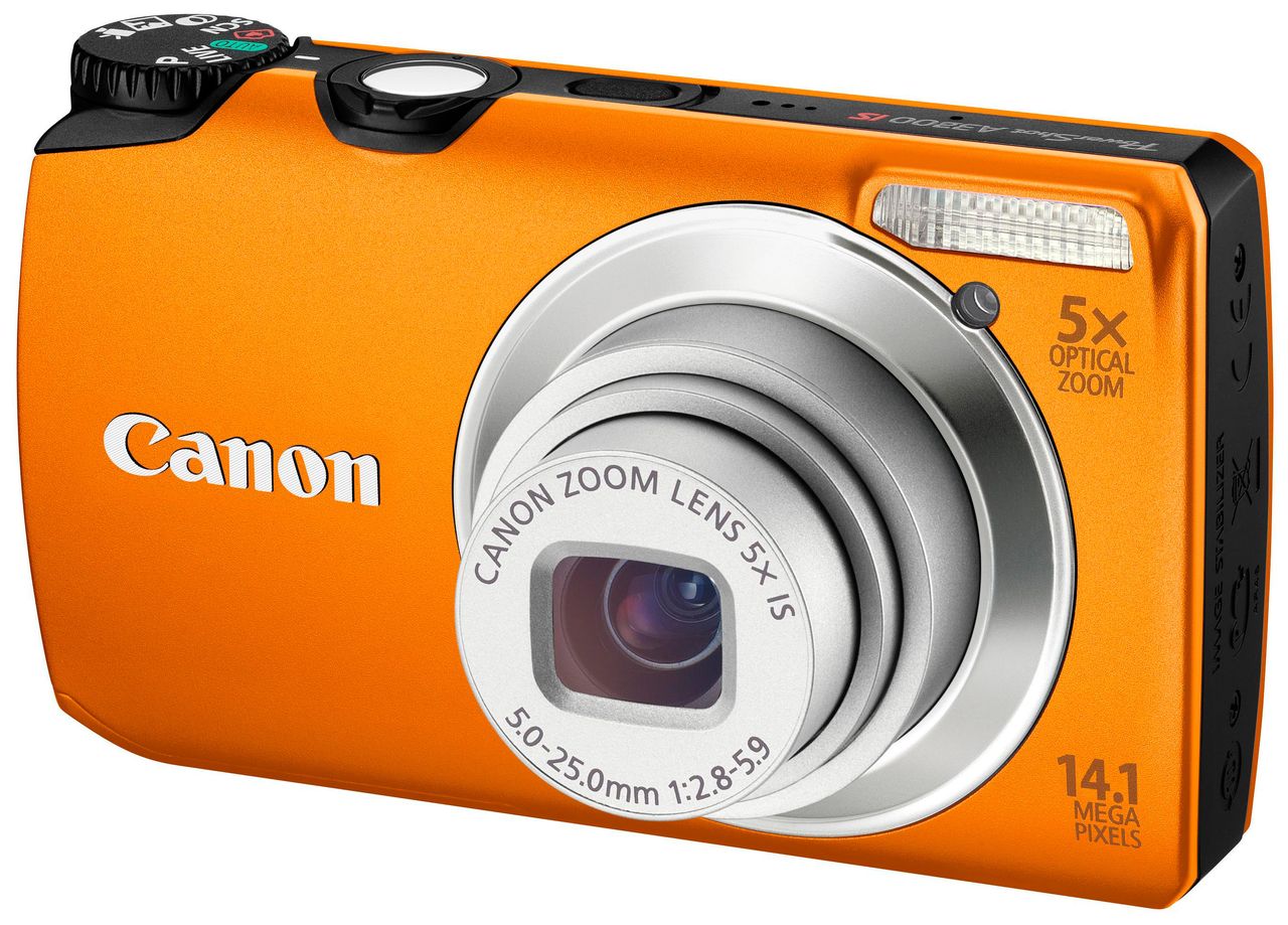 Canon PowerShot A3200 IS ma wbudowaną lampę błyskową, ale umożliwia również zamontowanie lampy zewnętrznej