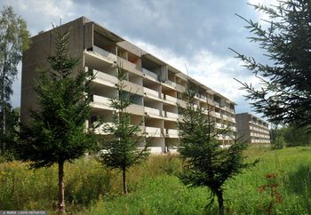 Wymarłe miasteczko w Polsce. Od 30 lat straszą ruiny