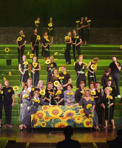"Dziewczyny z kalendarza" w Teatrze Muzycznym w Gdyni. Ten spektakl bawi, zachwyca i chwyta za serce