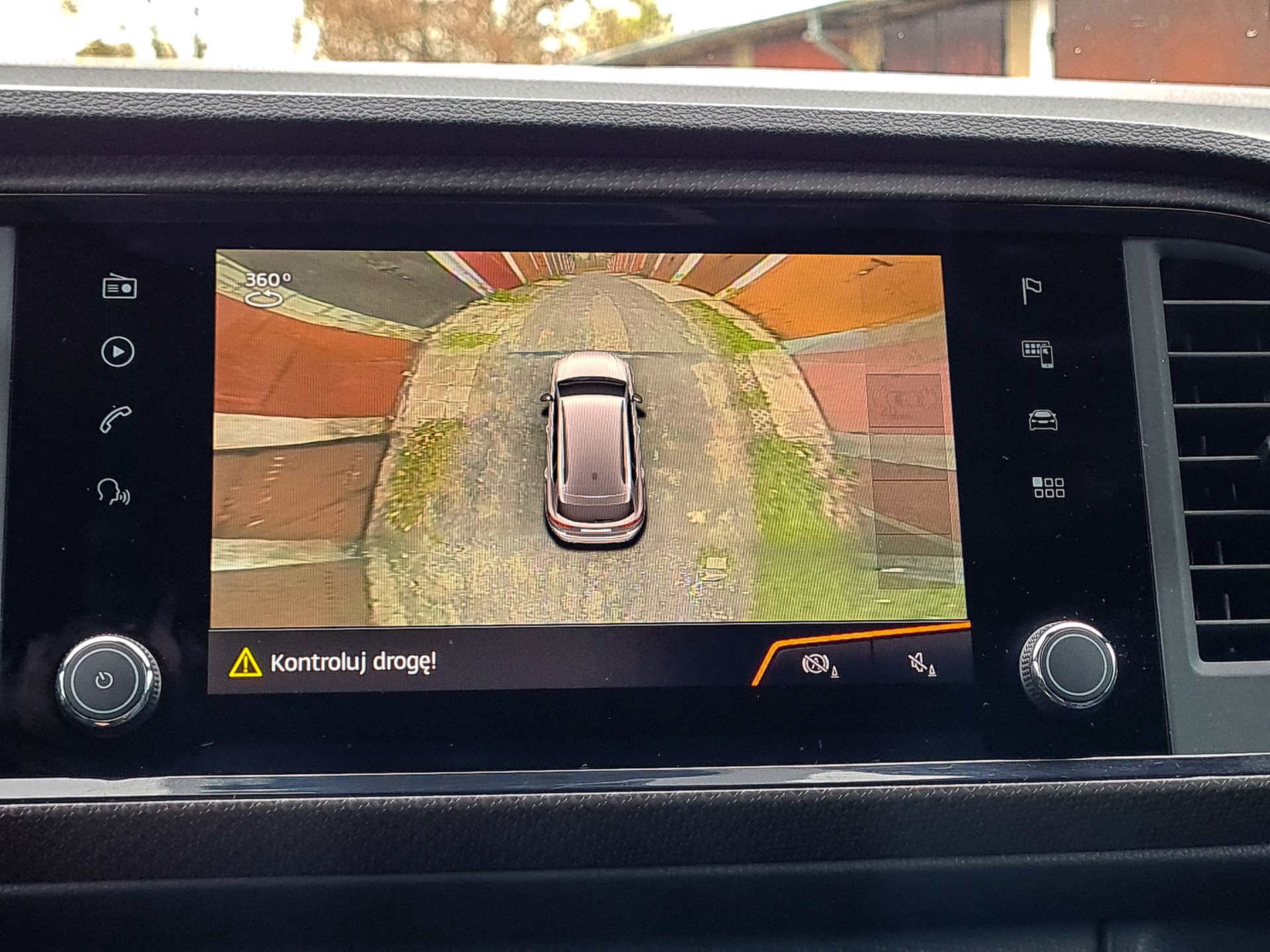 Cupra Ateca Limited Edition: Kamera 360 stopni z 3D, monitor jazdy i profile 8